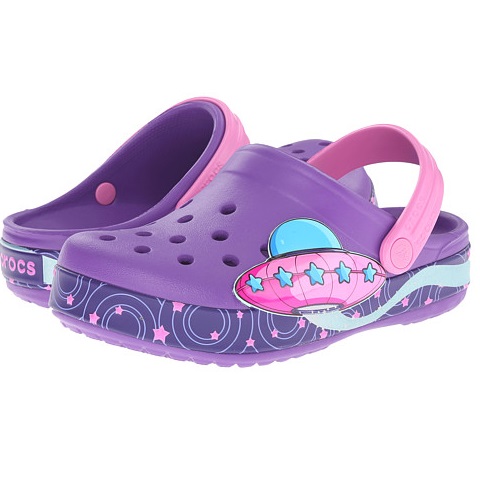 6PM：Crocs 卡洛驰 Crocband Galactic Clog 儿童洞洞鞋，原价$35.00，现仅售$14.99。购买2件或以上商品免运费或$4.95运费
