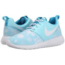 成人可穿！Nike Roshe 天藍色雪花印花大童運動鞋  特價僅售 $32.99
