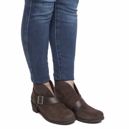 UGG 女士真皮時尚皮帶扣及踝靴  特價僅售$79.99