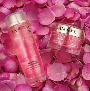 Free 7-Pc gift with any $37.5 Lancome Purchase @ macys.com  ​
