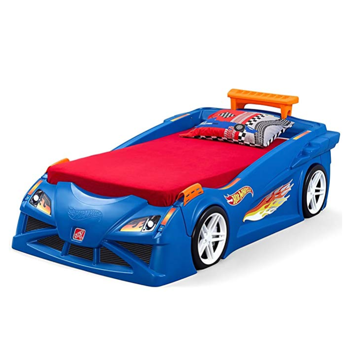 Step2 帶閃燈的汽車造型兒童床，可搭配Hot Wheels小車玩具，原價$349.99, 現僅售$295，免運費!