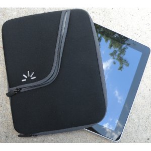 Case Logic PLS-9 Ultraportable Netbook Sleeve for 7-Inch to 10-Inch Netbooks (Black) $10.48