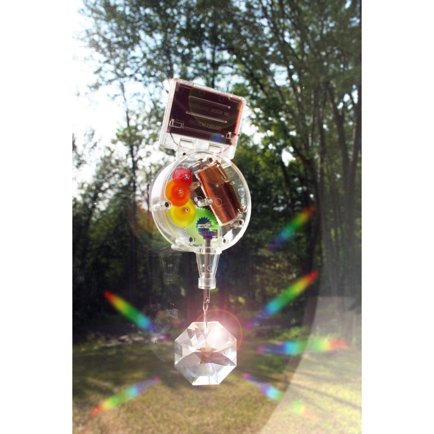 Kikkerland Solar-Powered Rainbow Maker   $23.99（25%off）
