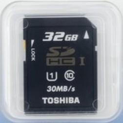 Toshiba 东芝Secure Digital 32GB Class 10 UHS-I 高容量SDHC闪存卡 $14.99
