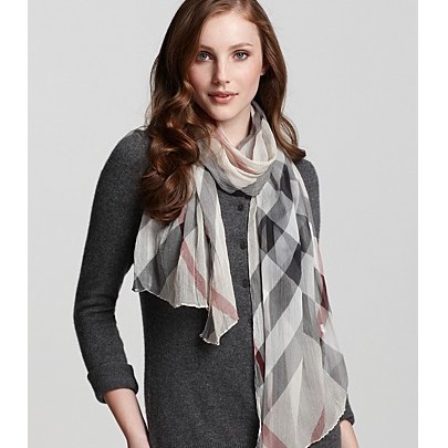 Bloomingdale's-25% off Burberry scarf!