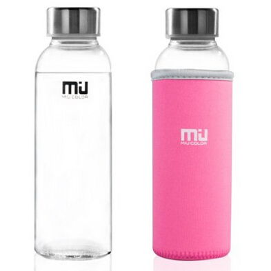 MIU COLOR®時尚便攜硼硅玻璃水瓶(環保材質)，12盎司，帶尼龍套，$12.99 