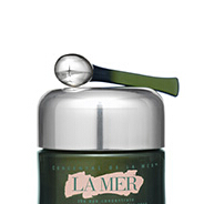 Up to $700 Gift Card with La Mer Beauty Purchases +Tote filled with travel-size samples @ Saks Fifth Avenue