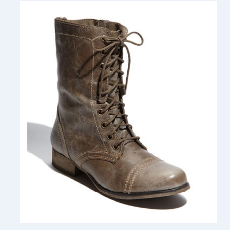 Nordstrom: Steve Madden 'Troopa'女款復古馬丁靴，特價僅售 $79.90