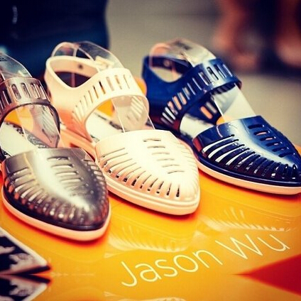 Melissa梅麗莎Magda + Jason Wu Special合作款女士鏤空線條設計涼鞋   折后僅售$35.99